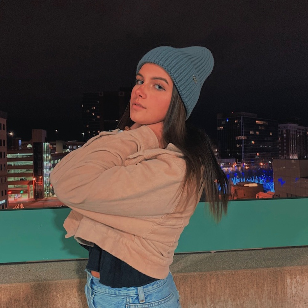 Meet your Posher, Olivia